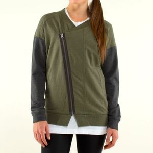 Lululemon Mula Bundle Wrap